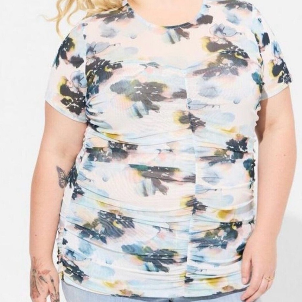 Torrid NWT multi colored floral shirt. 4 - Picture 2 of 10